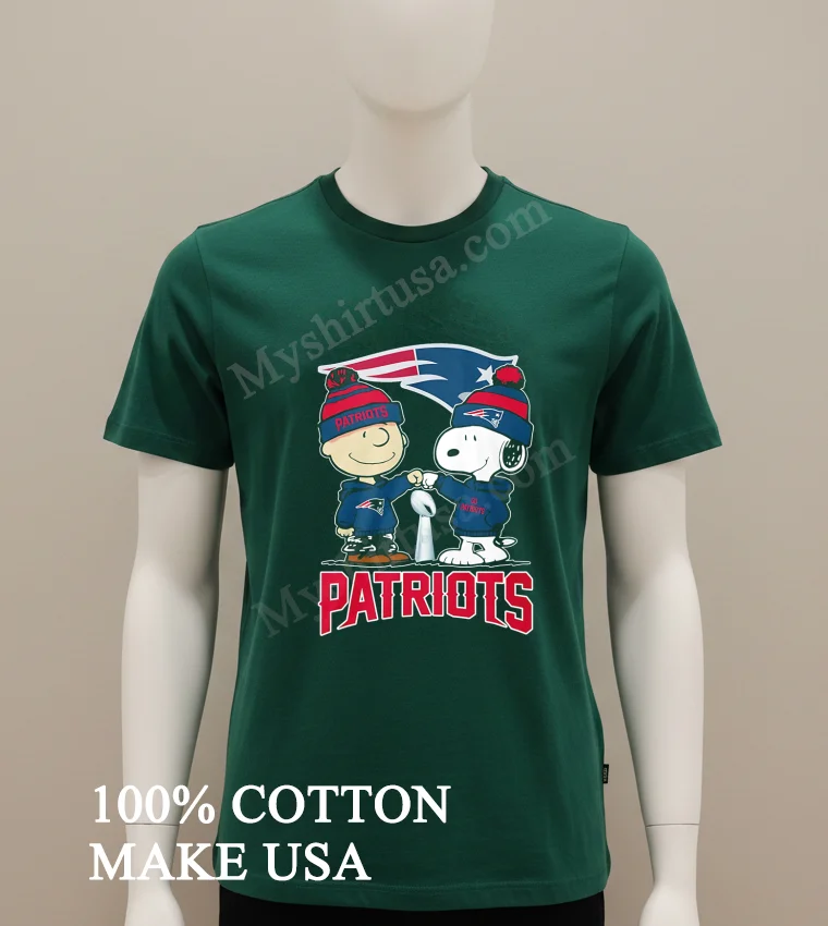 Patriots Charlie Brown Snoopy Fist Bump Super Bowl Trophy Shirt Green Shirt