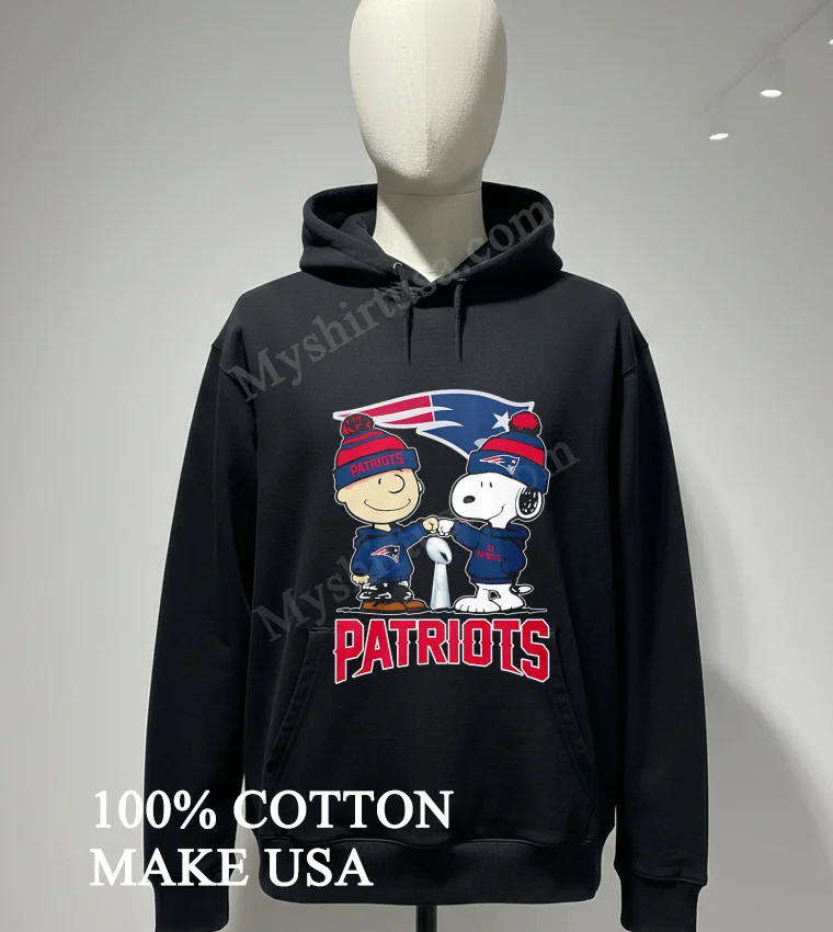 Patriots Charlie Brown Snoopy Fist Bump Super Bowl Trophy Shirt Hoodie Shirt