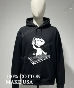 Snoopy Dj Mixing Music On Turntable Graphic funny america t-shirts